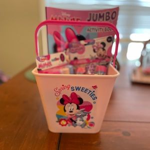 Brand new! Minnie Mouse Easter Pail filled with Minnie Mouse themed goodies